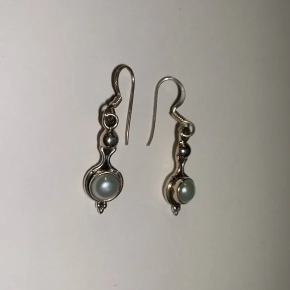 Silver Pearl Earrings. - Picture 2 of 3